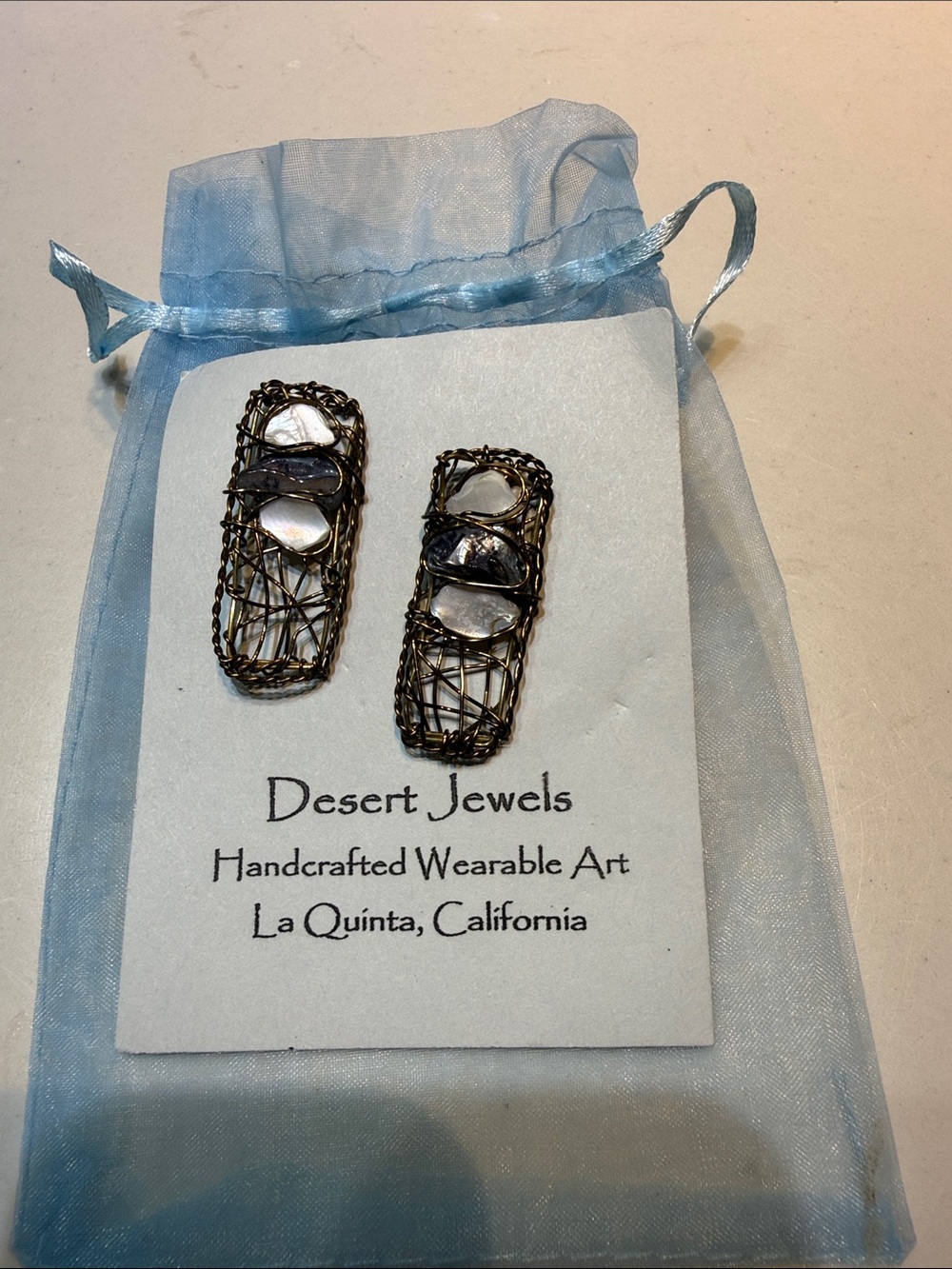 Handcrafted Wire Earrings with Mother of Pearl - Blue/Gray